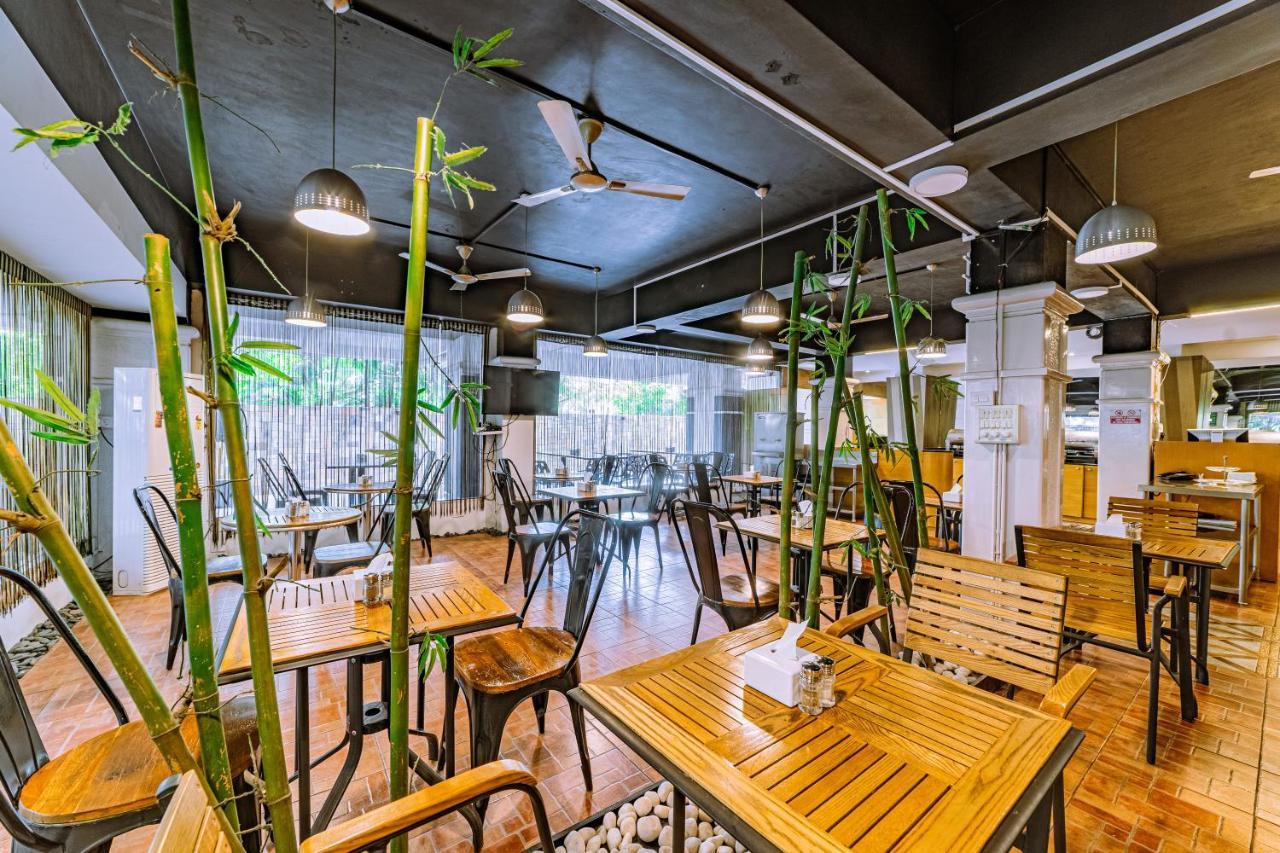 Hotel Athome , Whitefields, Kondapur Hyderabad Eksteriør bilde